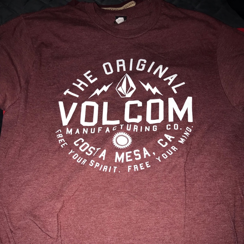 Men’s volcom shirt